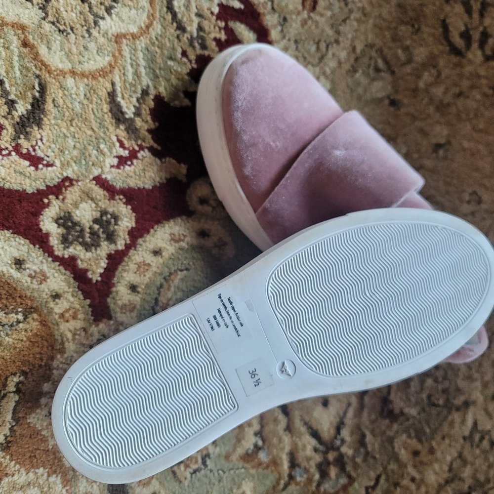 Lewit Woman's Flats - Picture 4 of 4